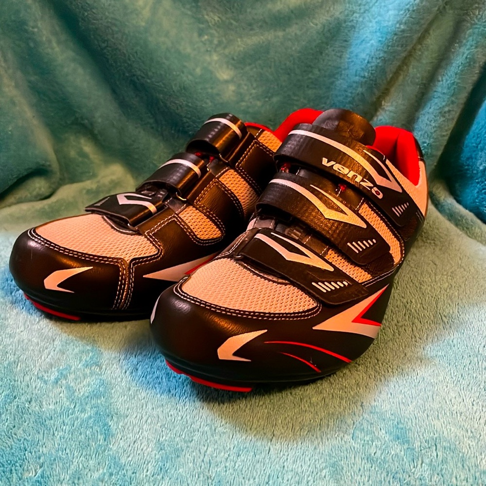 Venzo Cycling shoes compatible with Peloton bikes